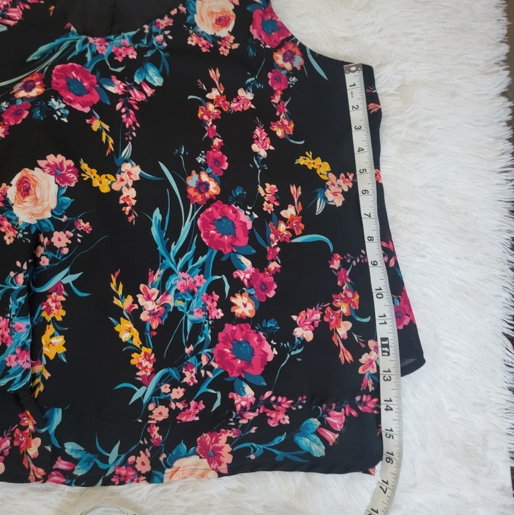 Sweet Heart V Neck Blouse Floral Layered Sleeveless Blouse - Black and Pink XL - Picture 9 of 14